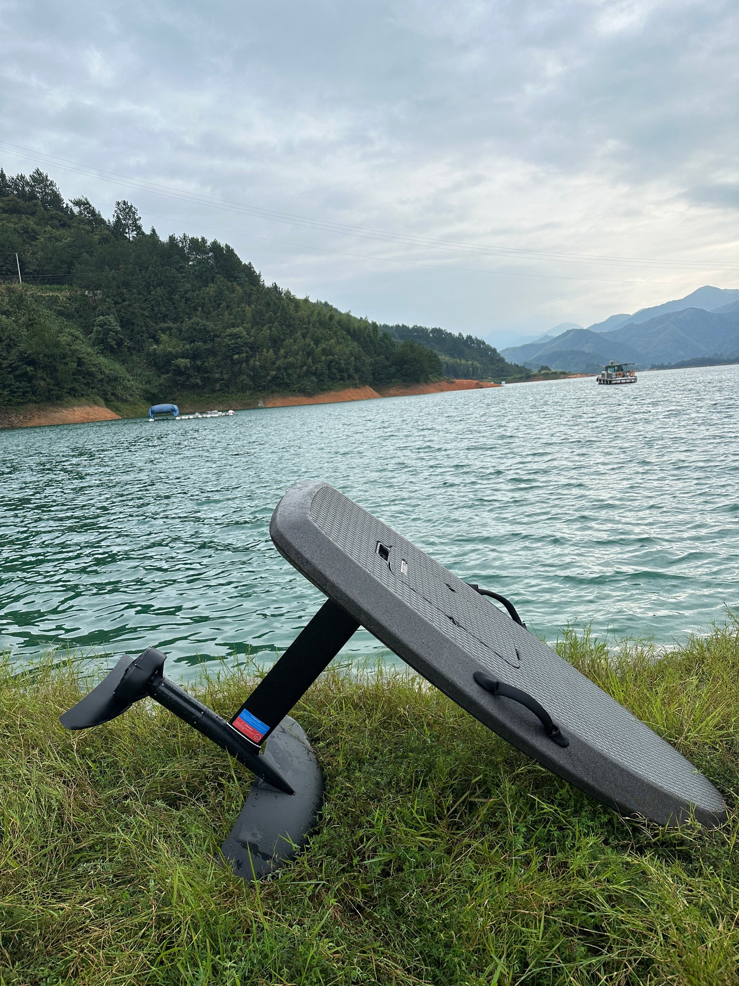 Electric Hydrofoil Surfboard | Remote Control, Long Endurance, Easy Installation